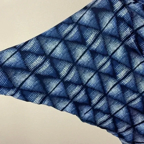 BCBGMAXAZRIA blue geometric print asymmetric midi dress size medium - Picture 7 of 8